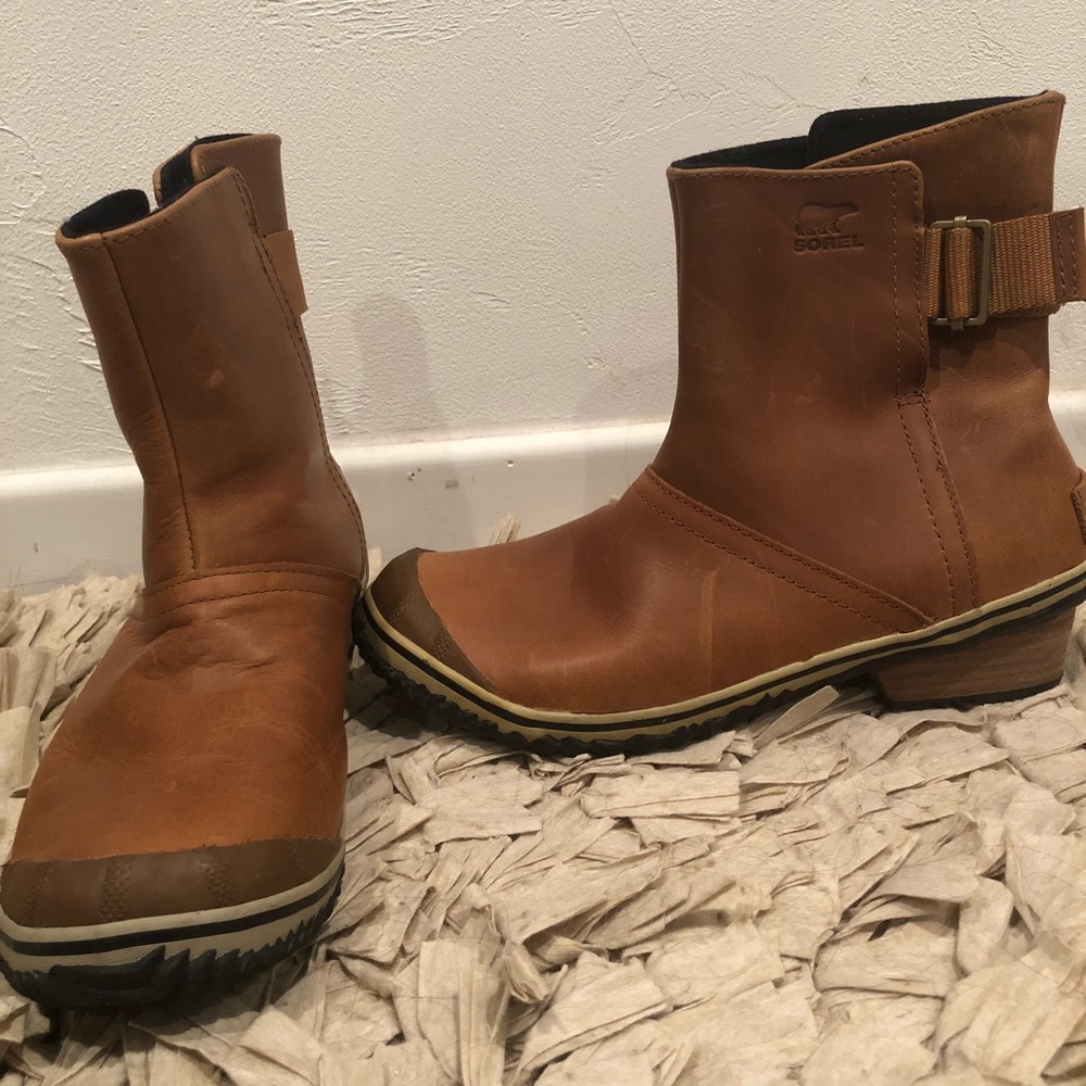 Short Sorel Brown Boots